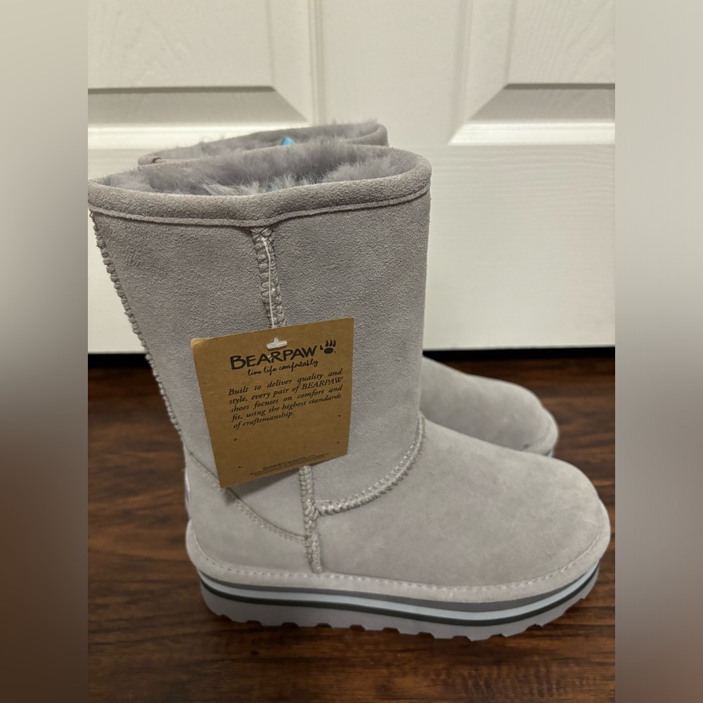 Grey Bear paw boots size 6